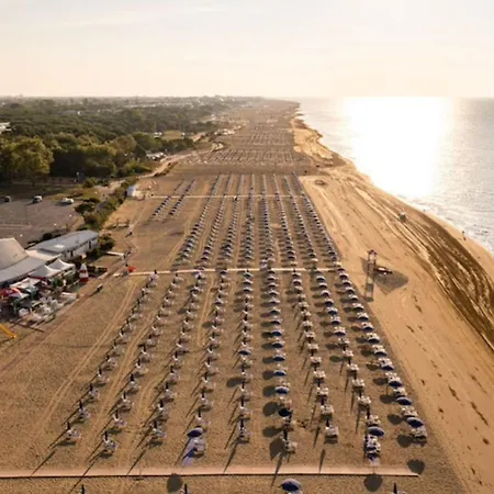 Sea Breeze Just 200 Mt From The Sea Apartman Bibione